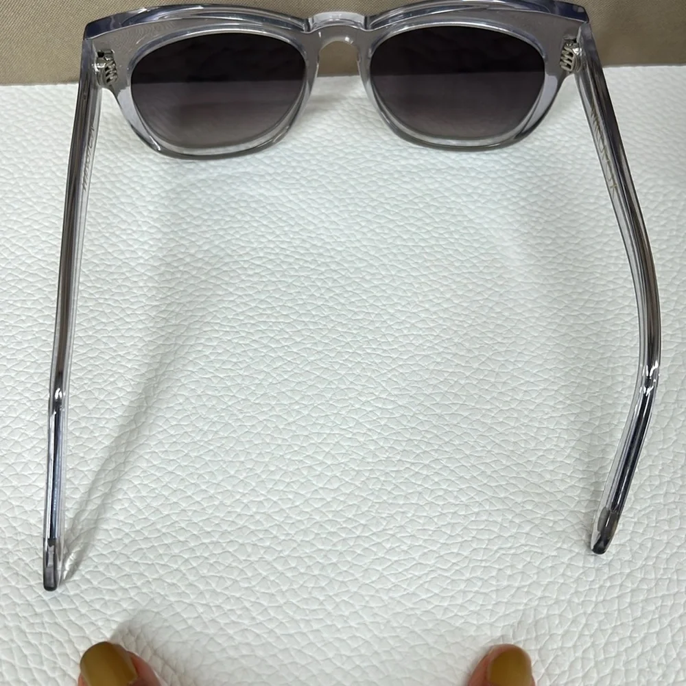 WILDFOX couture gray sunglasses